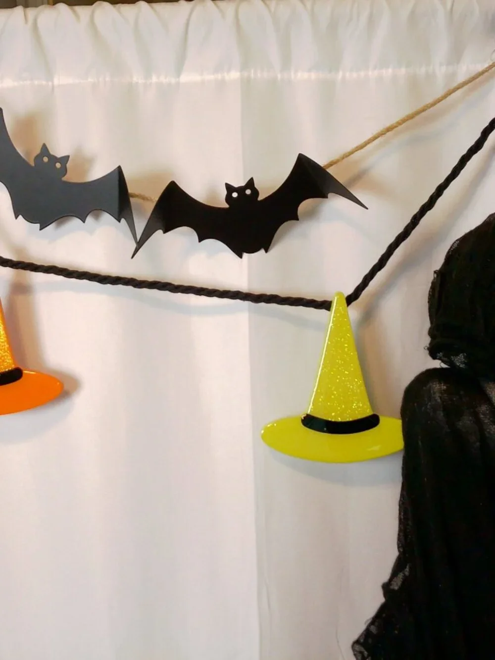 Mixed Halloween lot includes hanging decorations, garlands, and tabletop decor